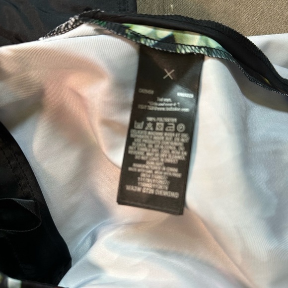 Ted Baker London Black Floral High Waist Women's Shorts - Picture 5 of 14